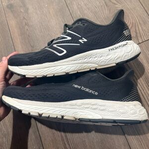 New Balance Fresh Foam 880v12 Running Shoes Black White Women’s 9 / Men’s 7.5